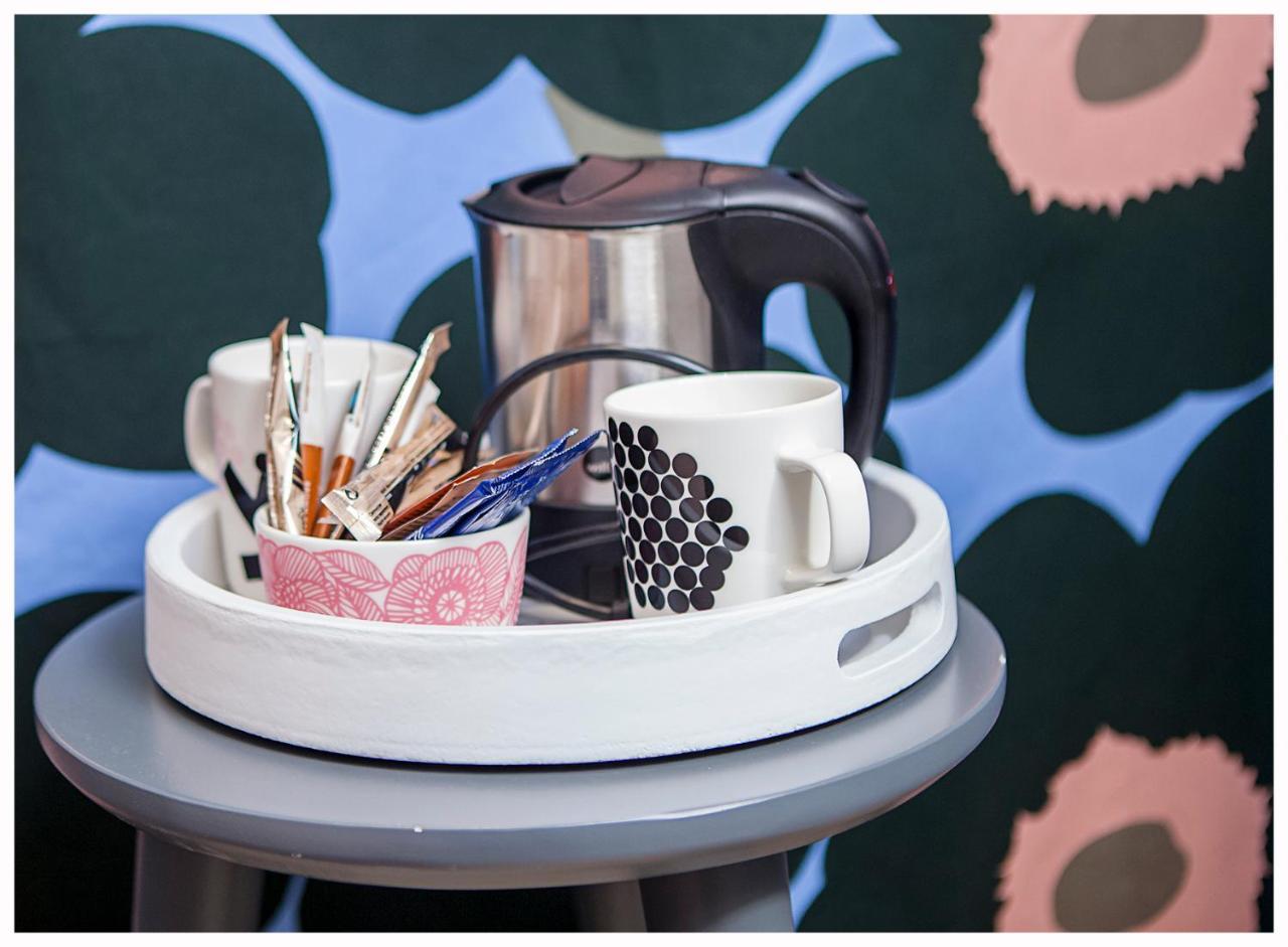 Crystal Arctic Suites Рованиеми Экстерьер фото A coffee set